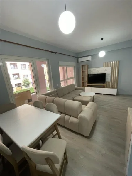 Tirane, jap me qera apartament 2+1+Ballkon Kati 4, 81 m² 500 € (Kompleksi Mangalem)