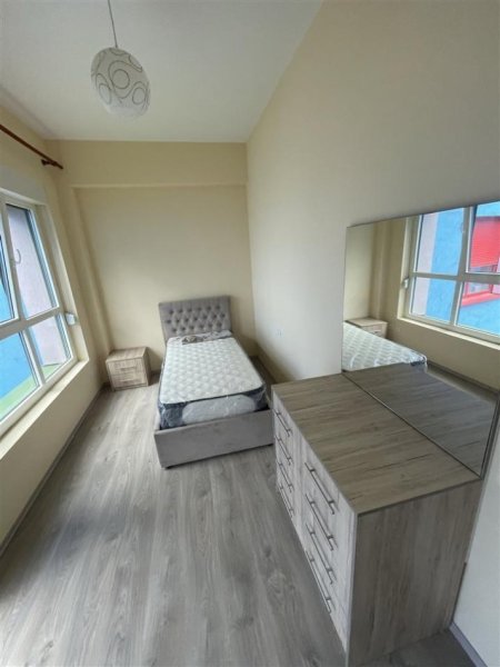 Tirane, jap me qera apartament 2+1+Ballkon Kati 4, 81 m² 500 € (Kompleksi Mangalem)