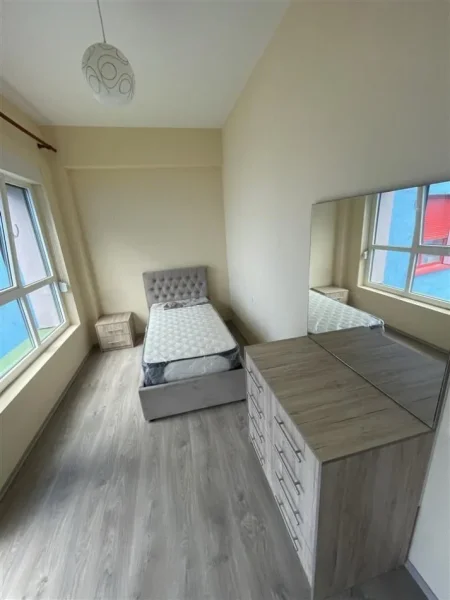 Tirane, jap me qera apartament 2+1+Ballkon Kati 4, 81 m² 500 € (Kompleksi Mangalem)