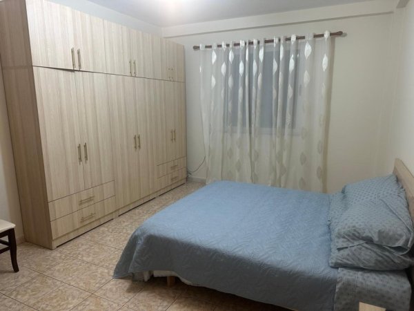 Tirane, jepet me qera apartament 1+1 Kati 8, 65 m² 600 € (Zogu i Zi)