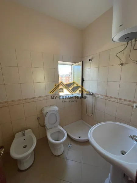 Durres, shitet garsonier 1+1+Ballkon Kati 6, 86 m² 65.000 € (SHKEMBI KAVAJES)