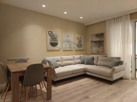 Tirane, jepet me qera apartament 2+1 Kati 3, 100 m² 1.000 € 