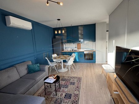 Tirane, jepet me qera apartament 1+1 Kati 8, 65 m² 550 € 