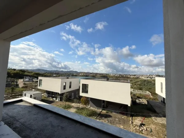 Tirane, shes Vile 2 Katshe , 257 m² 600.000 € (Lakeside Residence)