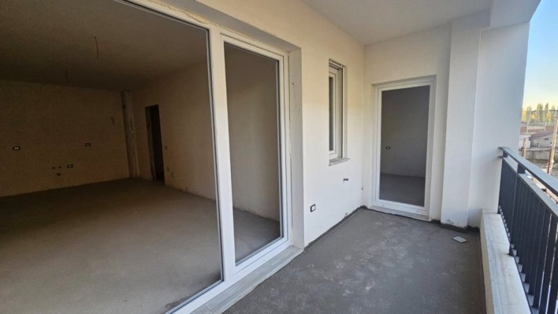 Shitet Apartament 2+1 Paskuqan