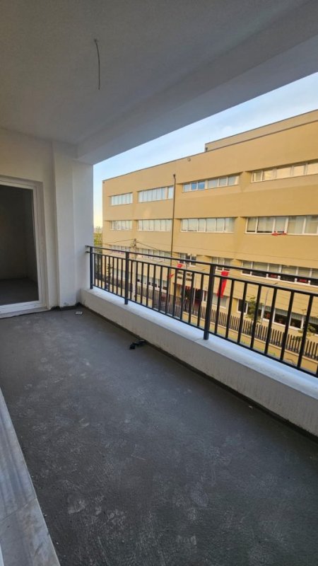 Shitet Apartament 2+1 Paskuqan