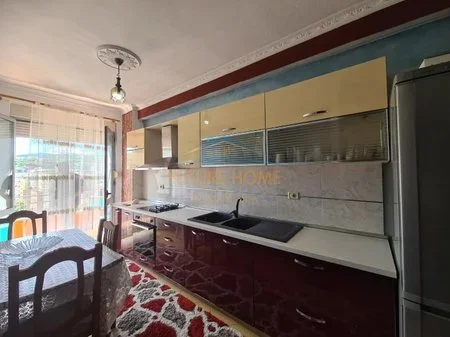 Tirane, jepet me qera apartament 2+1 Kati 8, 105 m² 400 € 