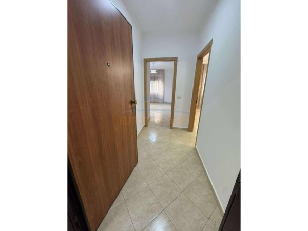 Tirane, shitet apartament 2+1 Kati 3, 100 m² 155.000 € (YZBERISHT)