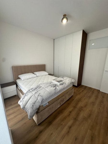 Tirane, jap me qera apartament 2+1+Ballkon Kati 8, 77 m² 1.000 € (Zogu i Zi)