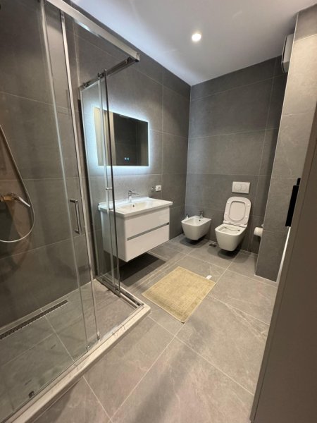 Tirane, jepet me qera apartament 2+1 Kati 4, 1.000 €