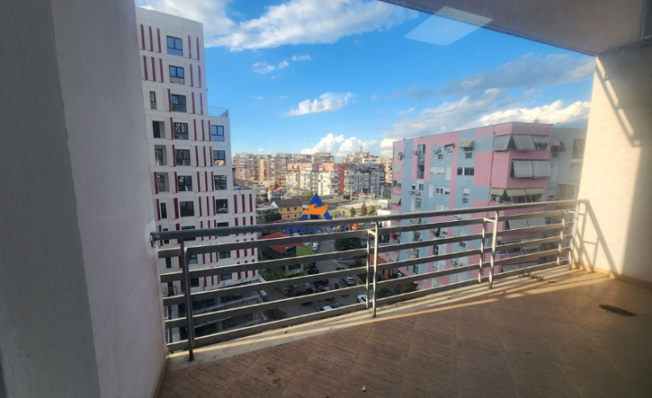 Tirane, jepet me qera , 106 m² 900 € 