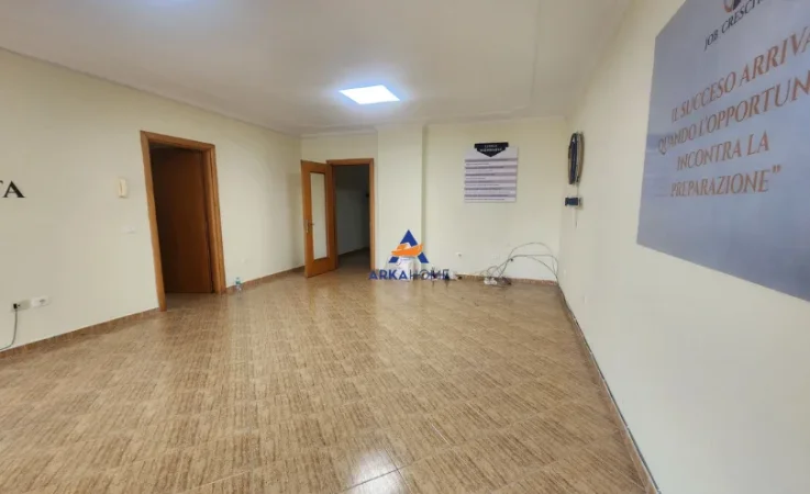 Tirane, jepet me qera , 106 m² 900 € 