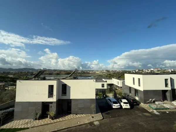 Tirane, shes Vile 2 Katshe , 257 m² 500.000 € (Lakeside Residence)