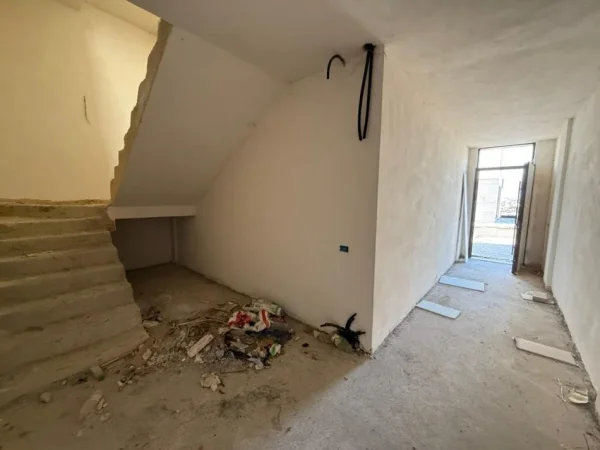 Tirane, shes Vile 2 Katshe , 257 m² 500.000 € (Lakeside Residence)