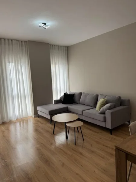Tirane, jepet me qera apartament 1+1 Kati 10, 72 m² 700 € 