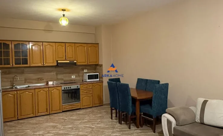 Tirane, jepet me qera 2+1+Ballkon , 108 m² 623 € 