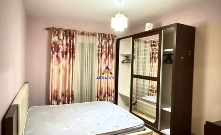 Tirane, jepet me qera 2+1+Ballkon , 108 m² 623 € 