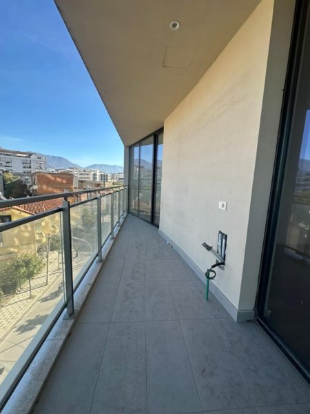 Tirane, jepet me qera zyre , 104 m² 800 € (Golden Tower, Mine Peza)