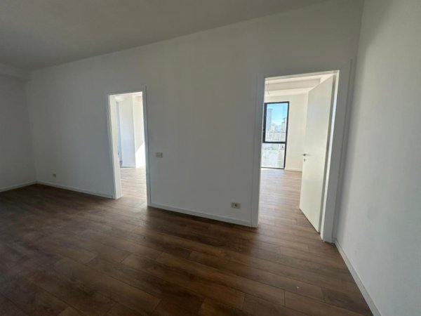 Tirane, jepet me qera zyre , 104 m² 800 € (Golden Tower, Mine Peza)