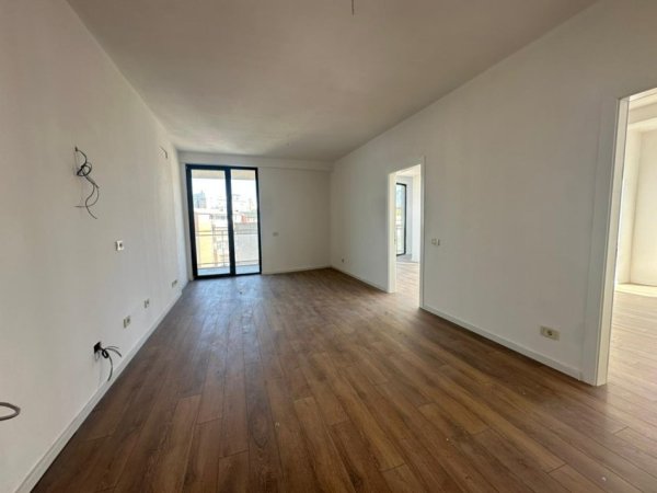 Tirane, jepet me qera zyre , 104 m² 800 € (Golden Tower, Mine Peza)