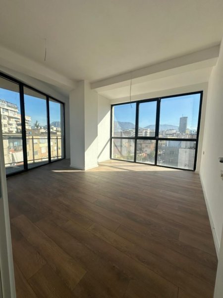 Tirane, jepet me qera zyre , 104 m² 800 € (Golden Tower, Mine Peza)