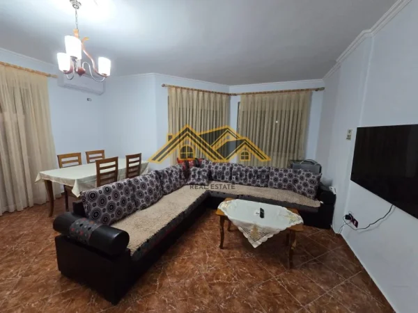 Durres, jepet me qera apartament 1+1 Kati 7, 60 m² 300 € (PLAZH DURRES)