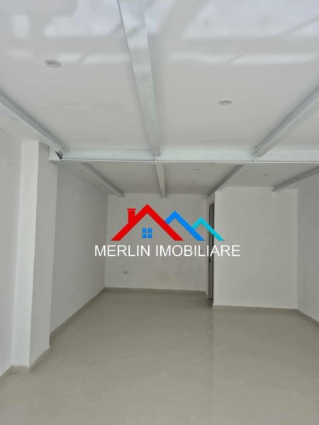 Tirane, jepet me qera ambjent biznesi Kati 0, 50 m² 500 € (RRUGA PETRELA,JORDAN MISJA)