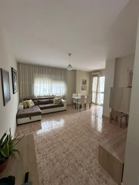 Durres, shitet apartament 1+1+Ballkon Kati 5, 70 m² 85.000 € (Mali i Robit)