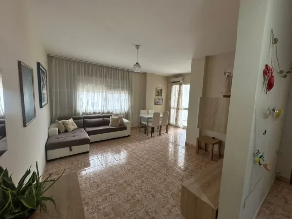 Durres, shitet apartament 1+1+Ballkon Kati 5, 70 m² 85.000 € (Mali i Robit)