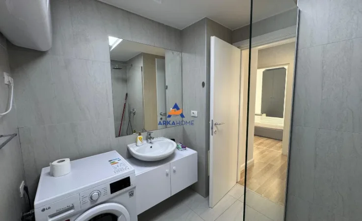 Tirane, shitet 2+1+Ballkon , 96 m² 260.000 € 