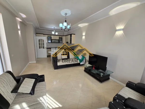 Durres, jepet me qera apartament 1+1 Kati 8, 70 m² 400 € (ISH URT)