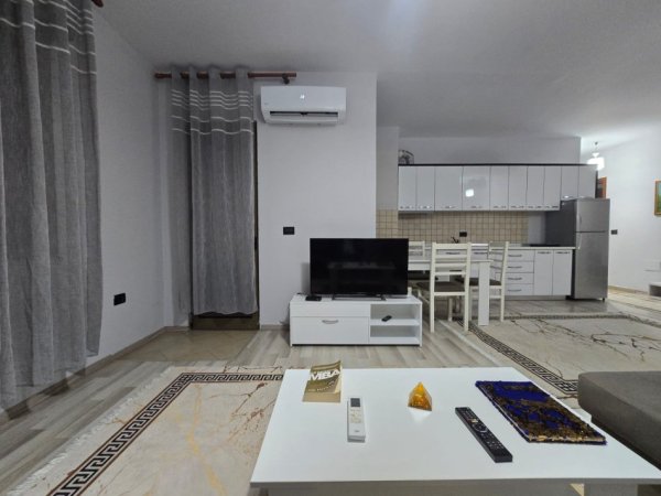 Tirane, jepet me qera apartament 2+1+Ballkon Kati 8, 105 m² 700 € (Rruga Bardhok Biba, 15 kateshi)