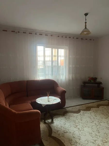 Tirane, jepet me qera apartament 2+1 Kati 1, 91 m² 400 € (LAPRAKE BLLOKU GINTASH)