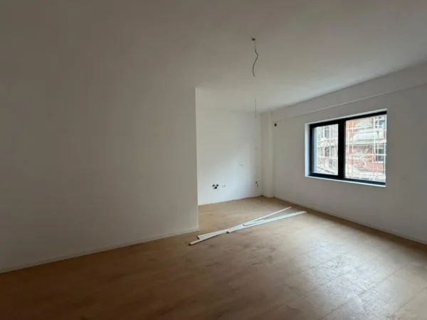 Tirane, shitet apartament 1+1 Kati 3, 59 m² 118.000 € (Liqeni i Thate)