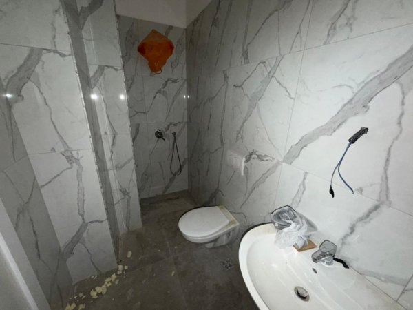 Tirane, shitet apartament 1+1 Kati 3, 59 m² 118.000 € (Liqeni i Thate)