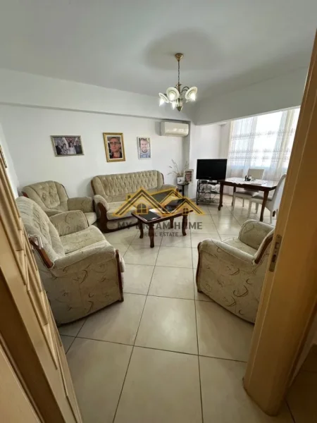 Durres, shitet apartament 2+1 Kati 3, 85 m² 140.000 € (RRUGA E RE E PORTIT)