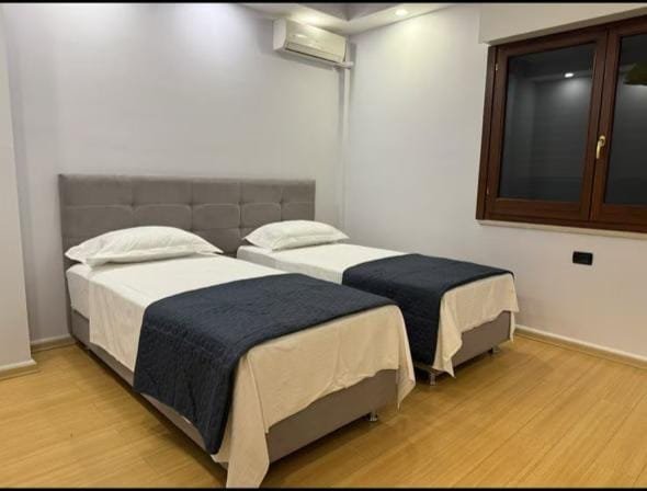 APARTAMNET 2+1+2 ME QIRA  KOMUNA E PARISIT  900 €