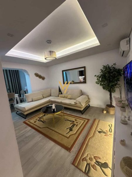 Tirane, jepet me qera apartament 2+1+Ballkon Kati 2, 71 m² 500 € (PORCELAN)