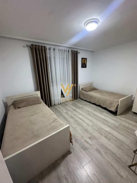 Tirane, jepet me qera apartament 2+1+Ballkon Kati 2, 71 m² 500 € (PORCELAN)