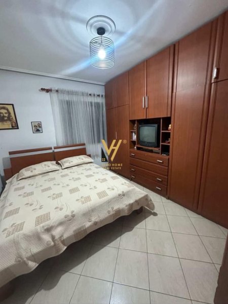 Tirane, jepet me qera apartament 2+1+Ballkon Kati 2, 71 m² 500 € (PORCELAN)