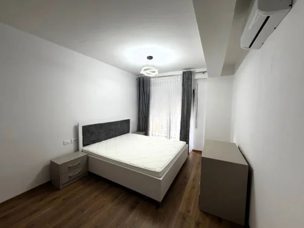 Tirane, jepet me qera apartament 2+1 Kati 1, 109 m² 800 € (KODRA E DIELLIT 2)