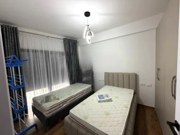 Tirane, jepet me qera apartament 2+1 Kati 1, 109 m² 800 € (KODRA E DIELLIT 2)