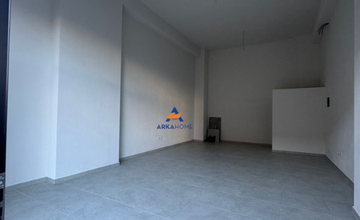 jepet me qera Kati 0, 54 m² 700 €