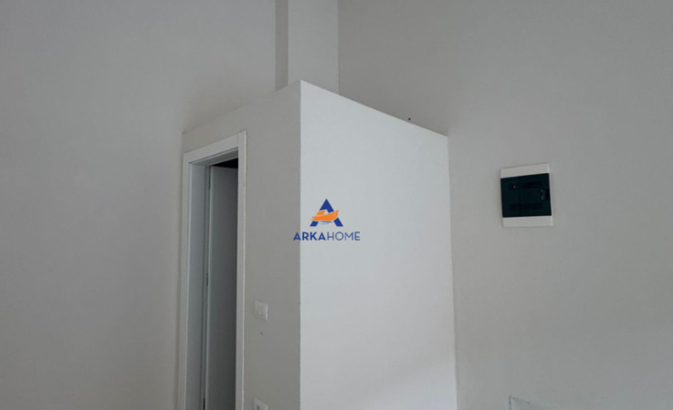 jepet me qera Kati 0, 54 m² 700 €