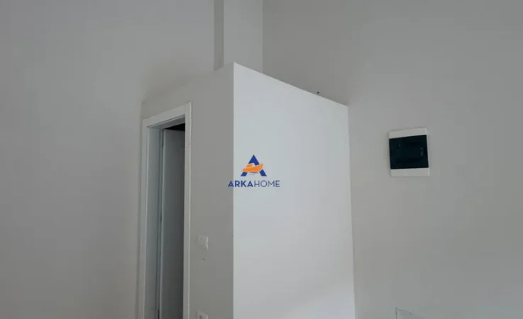 jepet me qera Kati 0, 54 m² 700 €