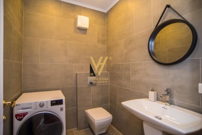 Tirane, shitet apartament 3+1+Ballkon Kati 1, 139 m² 450.000 € (BLLOK)