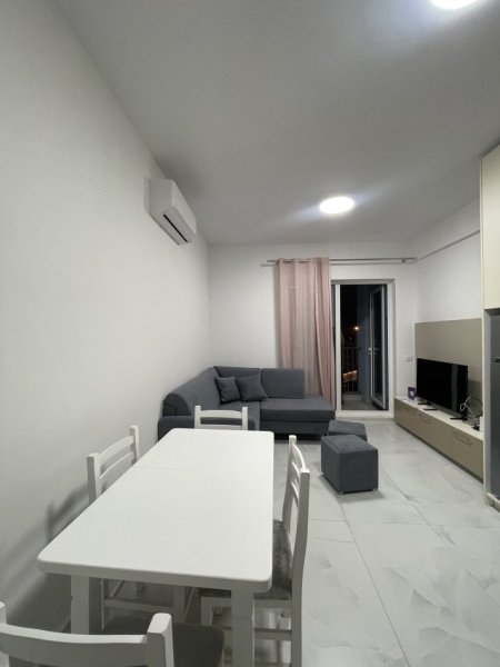 Tirane, jepet me qera apartament 1+1+Ballkon Kati 1, 60 m² 410 € (Rruga dalip topi)