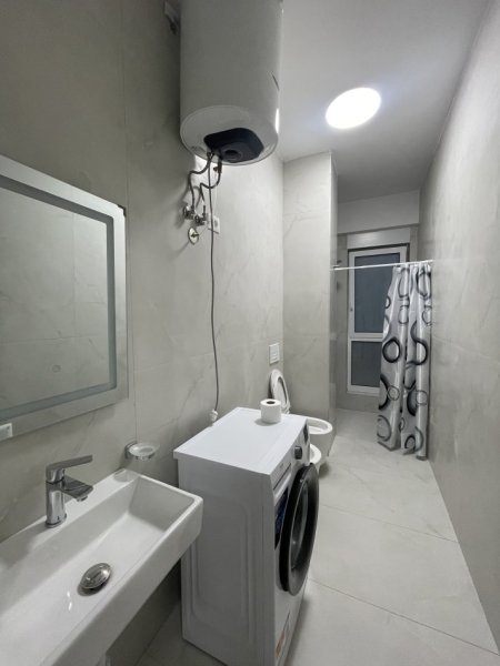 Tirane, jepet me qera apartament 1+1+Ballkon Kati 1, 60 m² 410 € (Rruga dalip topi)