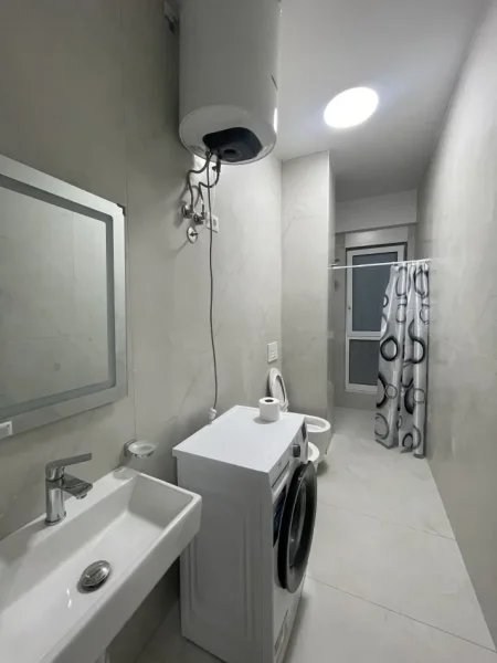 Tirane, jepet me qera apartament 1+1+Ballkon Kati 1, 60 m² 410 € (Rruga dalip topi)