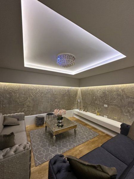 Tirane, shitet apartament 3+1 , 129 m² 390.000 € 